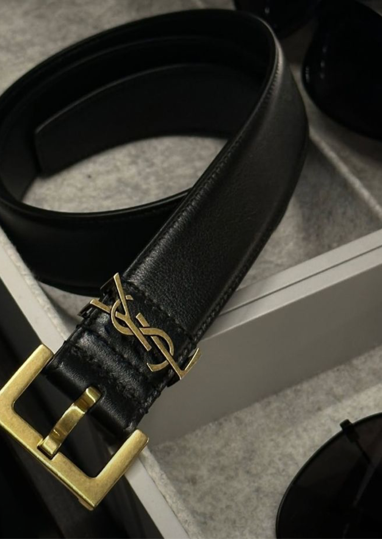 Belt black gold