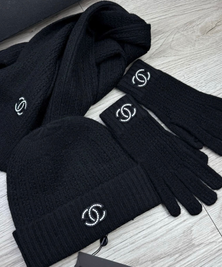 SCARF BEANIE GLOVE SET