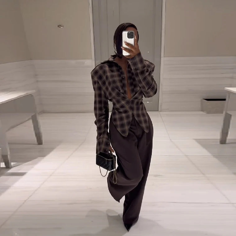 Snatched checkered blouse